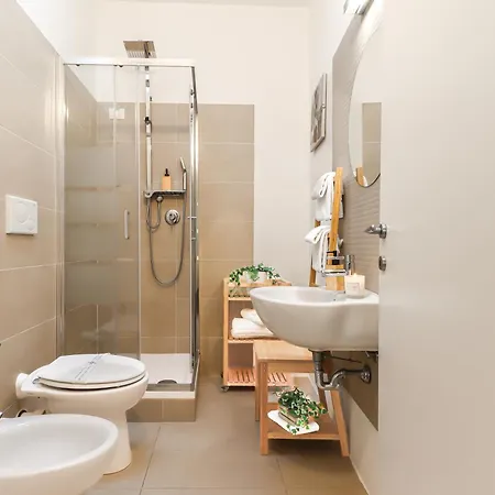 ベッド・アンド・ブレックファスト Qaral 4*