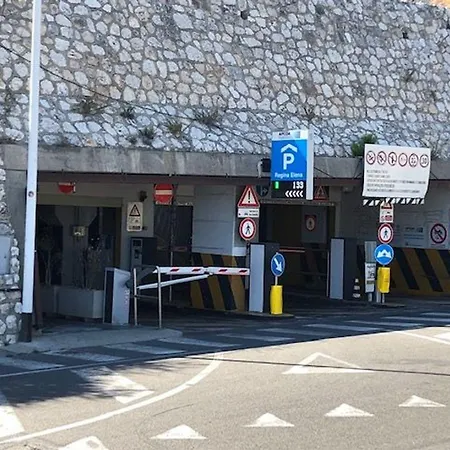 卡拉尔住宿加早餐旅馆 卡利亚里