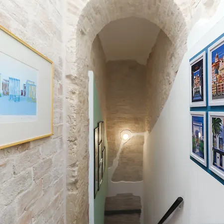 卡拉尔住宿加早餐旅馆 4* 卡利亚里